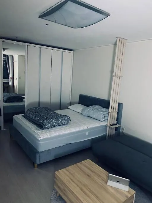 Apartment Gangnam Garosu-Gil Sinsa And Han River Seoul South Korea