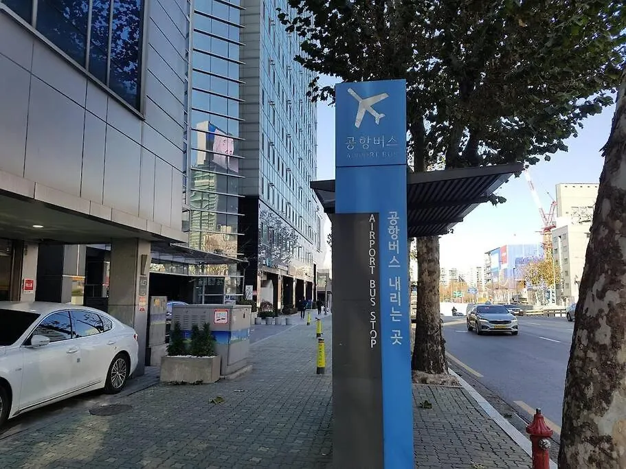 Apartment Gangnam Garosu-Gil Sinsa And Han River Seoul South Korea